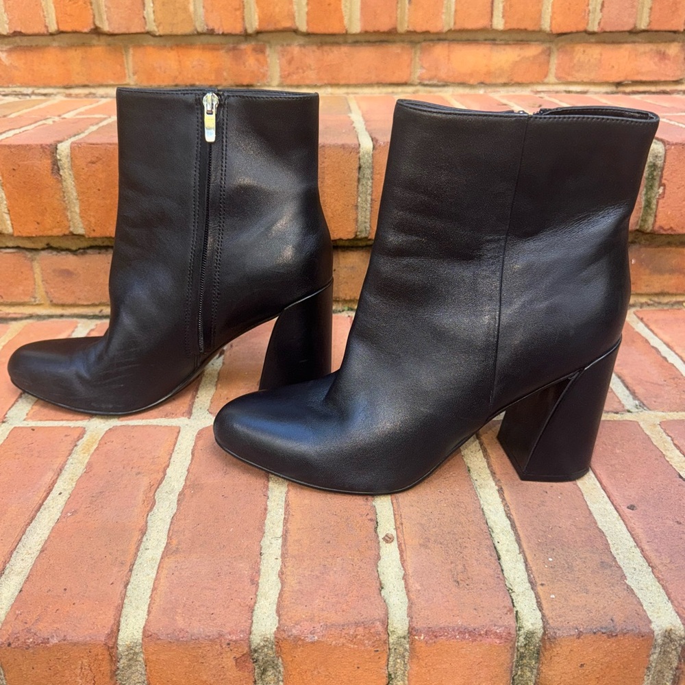 Elegant Black Ankle Boots